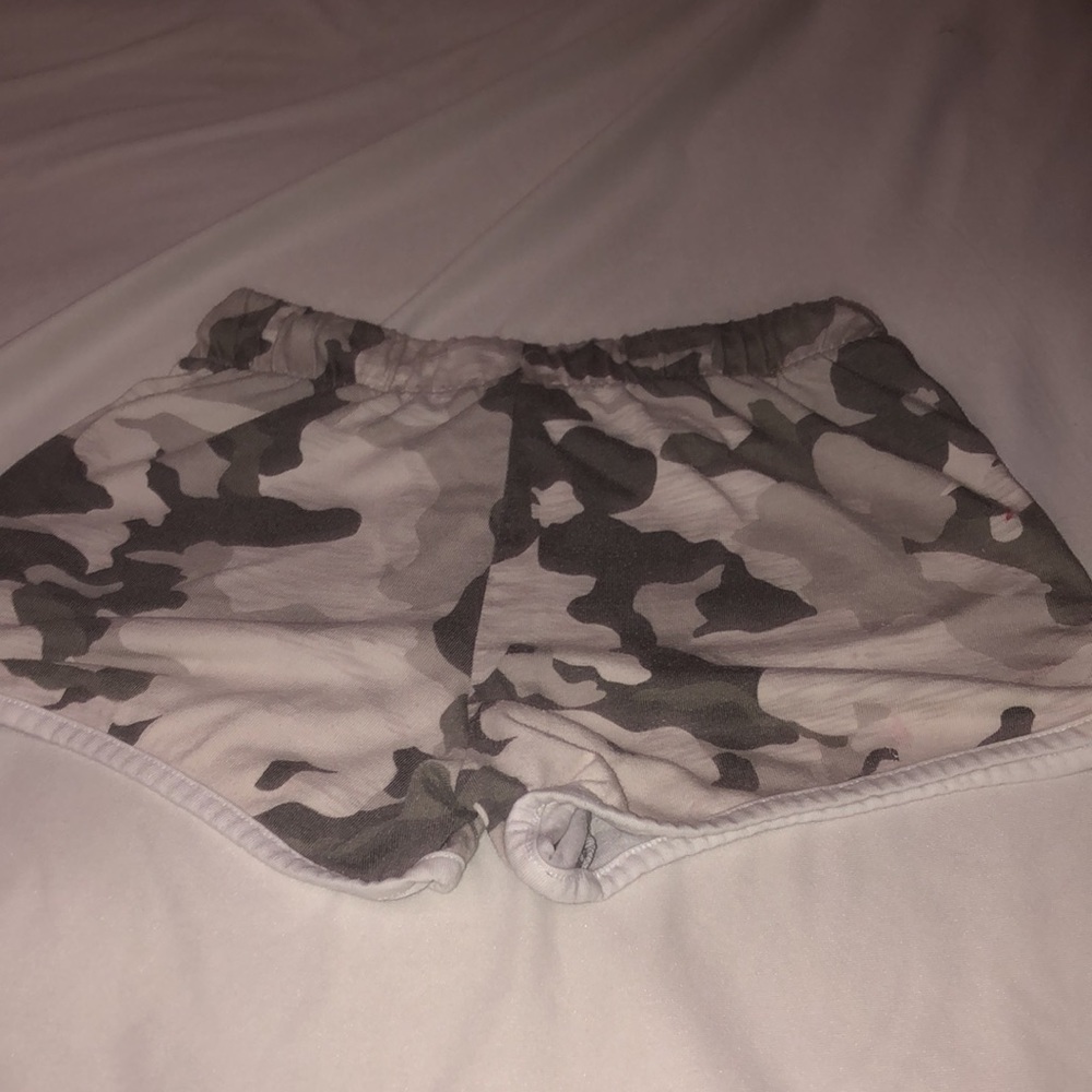Shorts - Picture 4 of 4